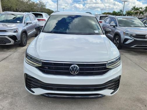 2022 Volkswagen Tiguan 2.0T SE R-Line Black