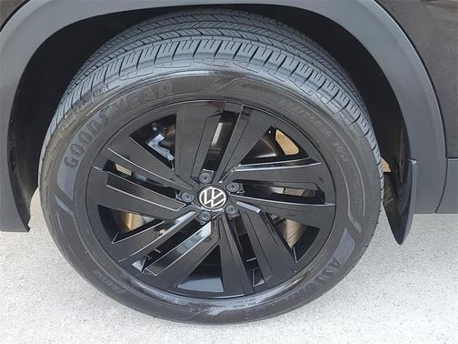 2022 Volkswagen Atlas Cross Sport 3.6L V6 SE w/Technology