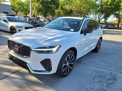 Crystal White 2025 Volvo XC60 B5 Plus