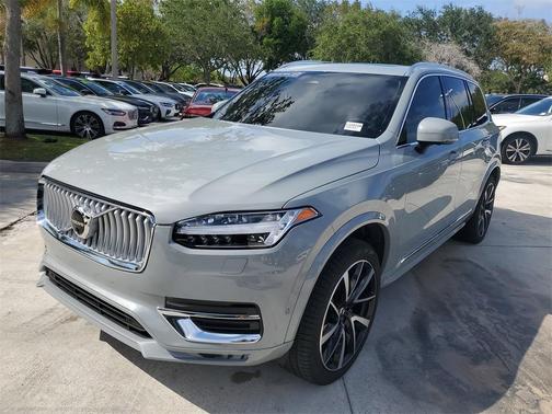2025 Volvo XC90 B6 Plus 7-Seater