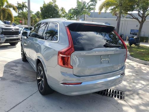 2025 Volvo XC90 B6 Plus 7-Seater