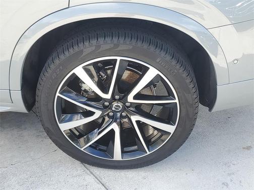 2025 Volvo XC90 B6 Plus 7-Seater