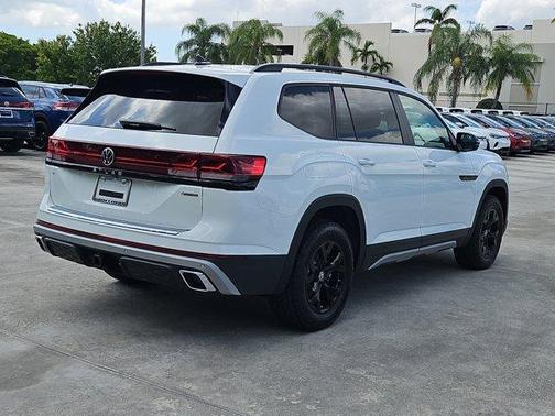 2025 Volkswagen Atlas 2.0T Peak Edition