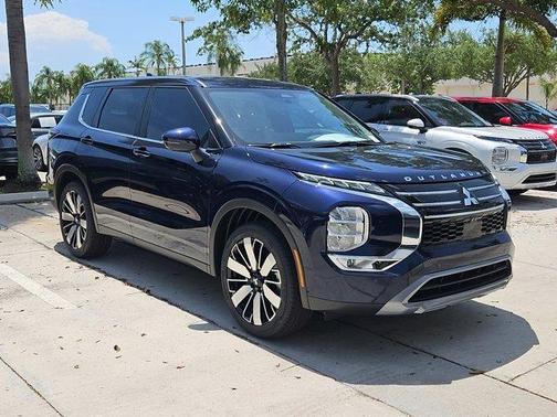 2025 Mitsubishi Outlander SE