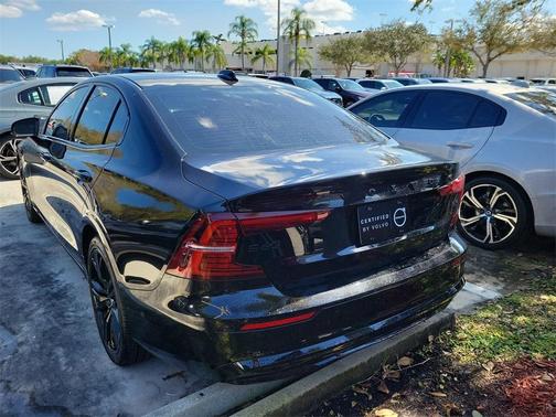 2023 Volvo S60 B5 Plus Black Edition