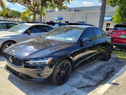 2023 Volvo S60 B5 Plus Black Edition