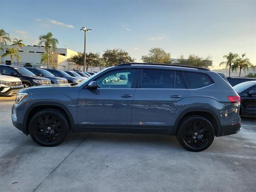 2025 Volkswagen Atlas 2.0T SE w/Technology