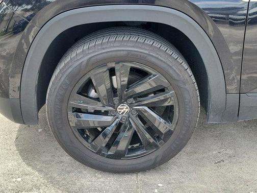 2022 Volkswagen Atlas Cross Sport 2.0T SE w/Technology