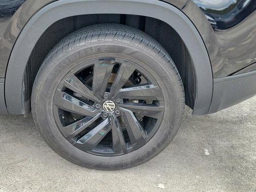 2022 Volkswagen Atlas Cross Sport 2.0T SE w/Technology