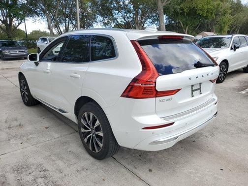 2023 Volvo XC60 B5 Plus Bright Theme