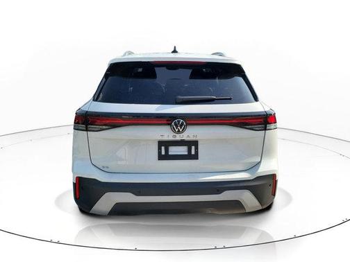 Pure White 2026 Volkswagen Tiguan 2.0T SE
