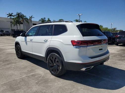 2025 Volkswagen Atlas 2.0T SE w/Technology