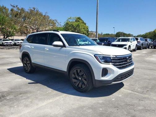 2025 Volkswagen Atlas 2.0T SE w/Technology