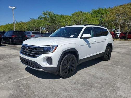 2025 Volkswagen Atlas 2.0T SE w/Technology