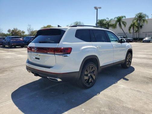 2025 Volkswagen Atlas 2.0T SE w/Technology