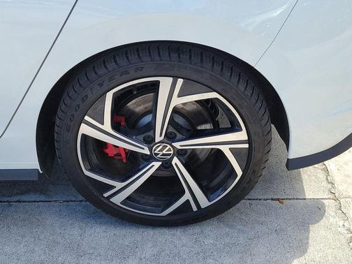 2024 Volkswagen Golf GTI 2.0T SE