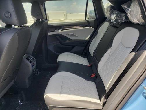 2026 Volkswagen Tiguan 2.0T SEL