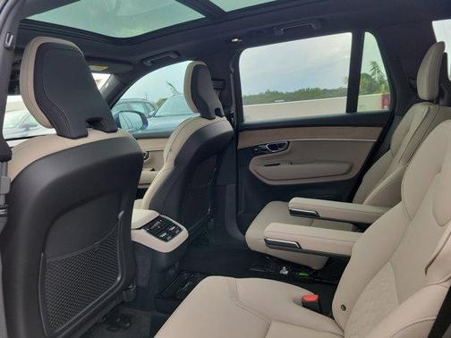 2026 Volvo XC90 B6 Plus 6-Seater