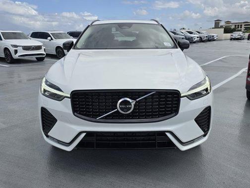 2025 Volvo XC60 B5 Plus