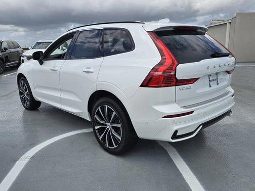 2025 Volvo XC60 B5 Plus