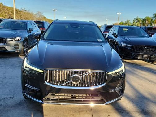 2023 Volvo XC60 B5 Plus Bright Theme