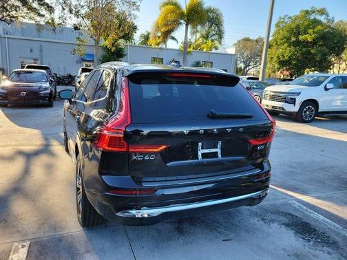 2023 Volvo XC60 B5 Plus Bright Theme