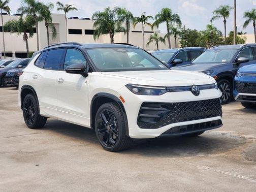 2025 Volkswagen Tiguan 2.0T SE