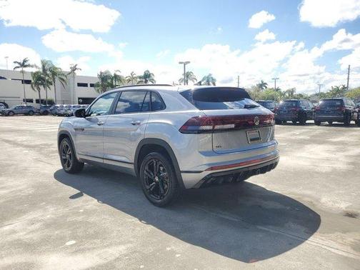 2025 Volkswagen Atlas Cross Sport 2.0T SEL R-Line Black