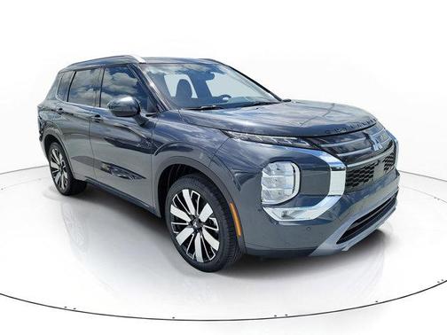 Graphite Gray 2026 Mitsubishi Outlander SEL
