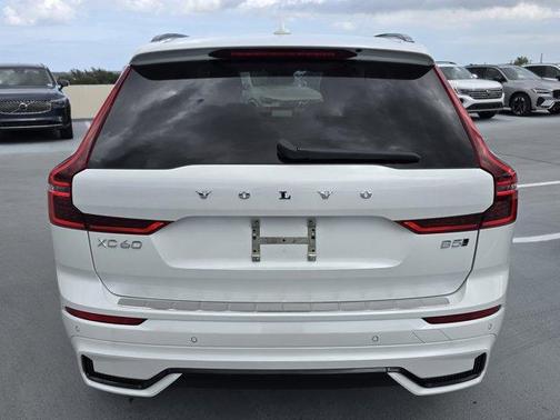 2026 Volvo XC60 B5 Ultra