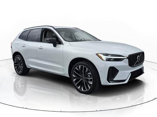 Crystal White Metallic 2026 Volvo XC60 B5 Ultra
