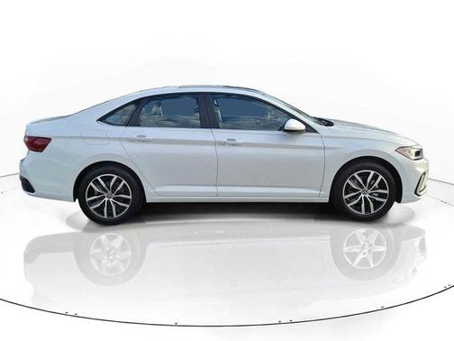 Opal White Pearl 2026 Volkswagen Jetta 1.5T SE
