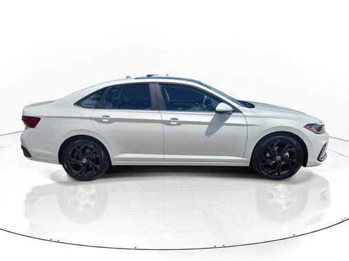 Opal White Pearl 2026 Volkswagen Jetta 1.5T SE