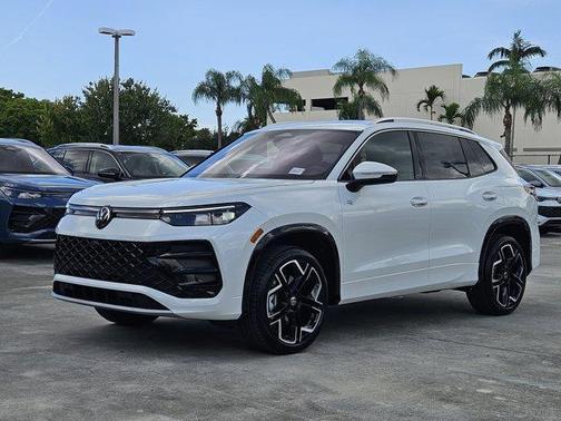 2025 Volkswagen Tiguan 2.0T SEL R-Line