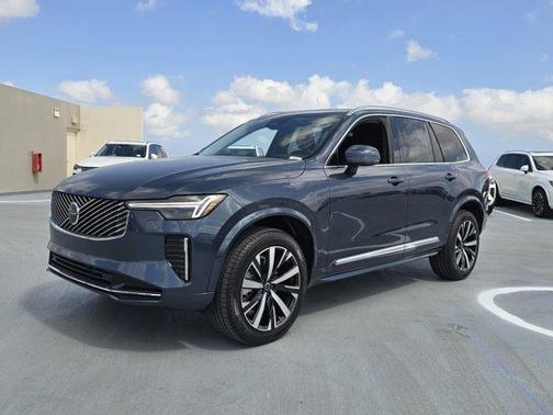 2025 Volvo XC90 B5 Core