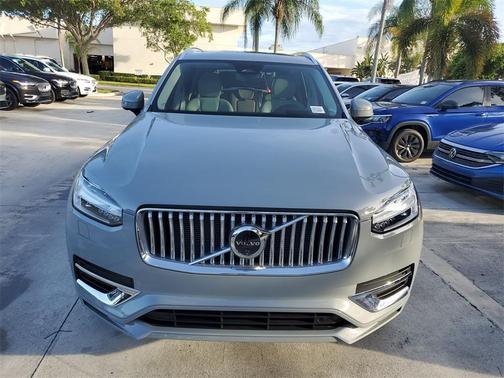 2024 Volvo XC90 Recharge Plug-In Hybrid T8 Ultimate Bright Theme 7-Seater