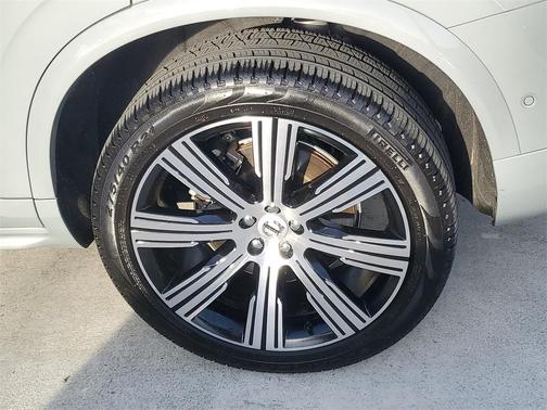 2024 Volvo XC90 Recharge Plug-In Hybrid T8 Ultimate Bright Theme 7-Seater