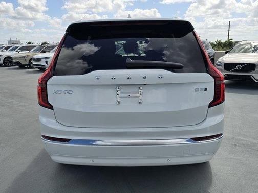 2025 Volvo XC90 B5 Core