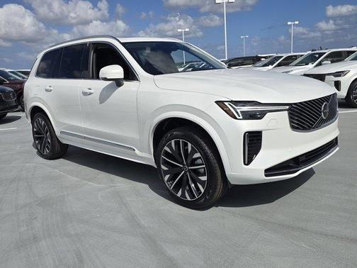 2025 Volvo XC90 B5 Core