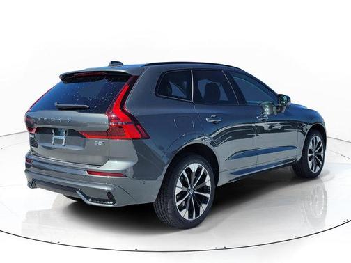 Forest Green 2026 Volvo XC60 B5 Plus