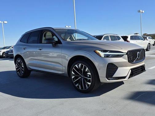 Bright 2026 Volvo XC60 B5 Ultra