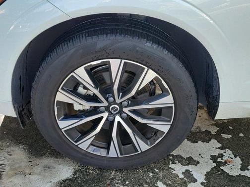 2024 Volvo XC60 B5 Core