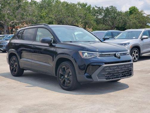 2025 Volkswagen Taos 1.5T SE Black