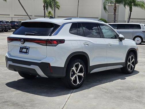 2025 Volkswagen Tiguan 2.0T SE