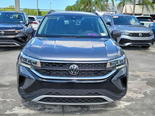 Platinum Gray Metallic 2024 Volkswagen Taos 1.5T S