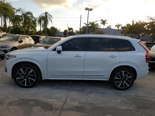 2024 Volvo XC90 B6 Plus Bright Theme 7-Seater