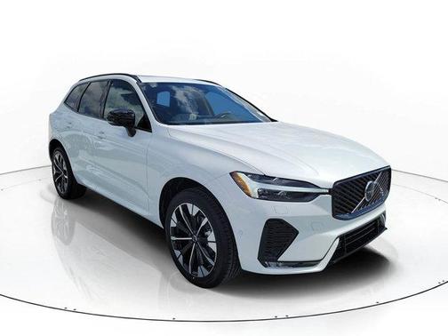 Crystal White Metallic 2026 Volvo XC60 B5 Plus