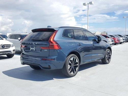 2026 Volvo XC60 B5 Ultra