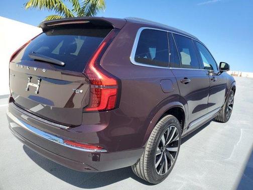 2025 Volvo XC90 Plug-In Hybrid T8 Core 7-Seater