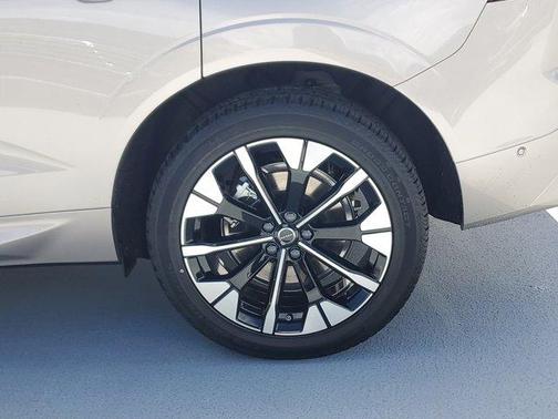 2026 Volvo XC60 Plug-In Hybrid T8 Plus